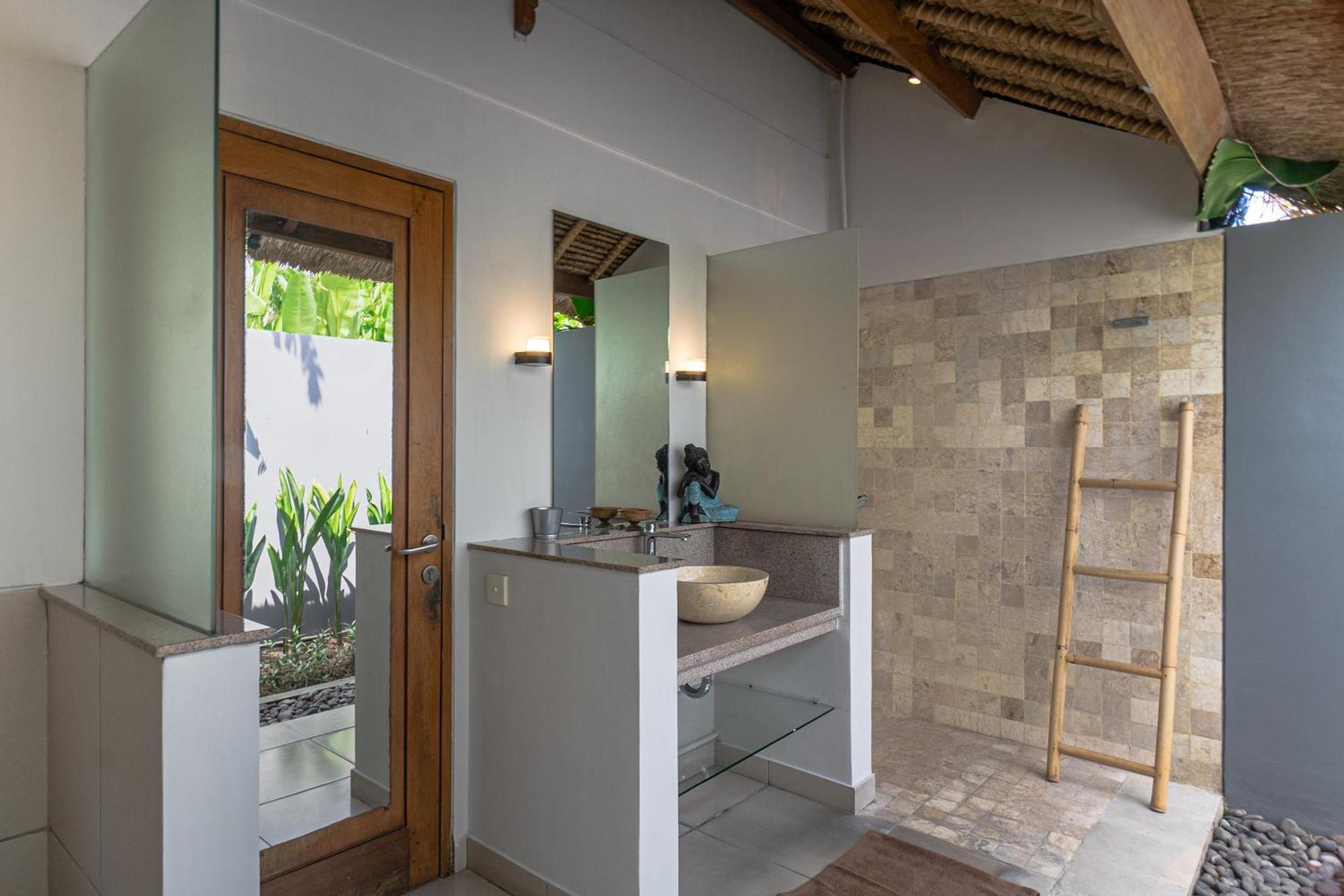 Balinea Holiday Home Seminyak Extérieur photo