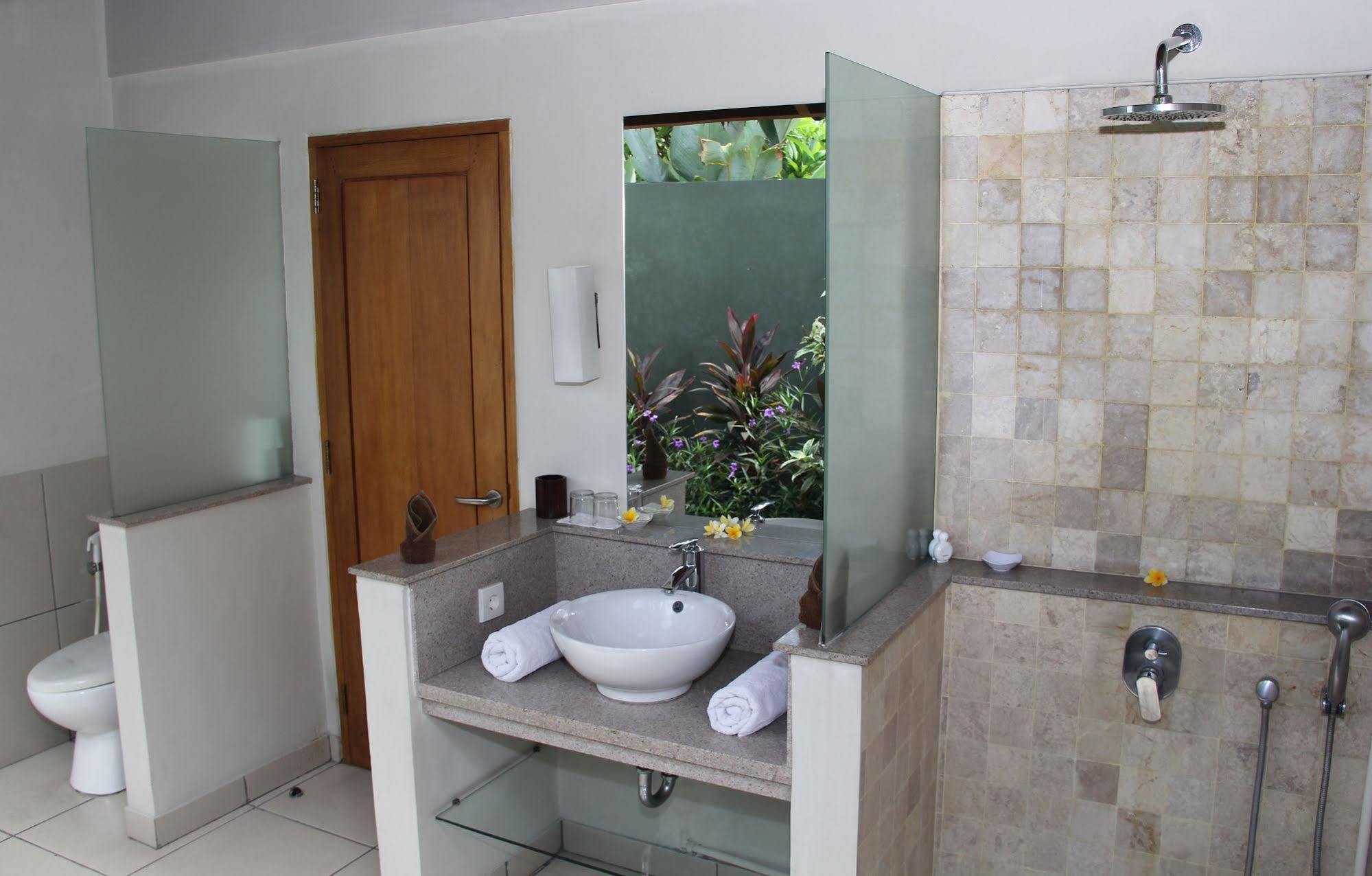 Balinea Holiday Home Seminyak Extérieur photo