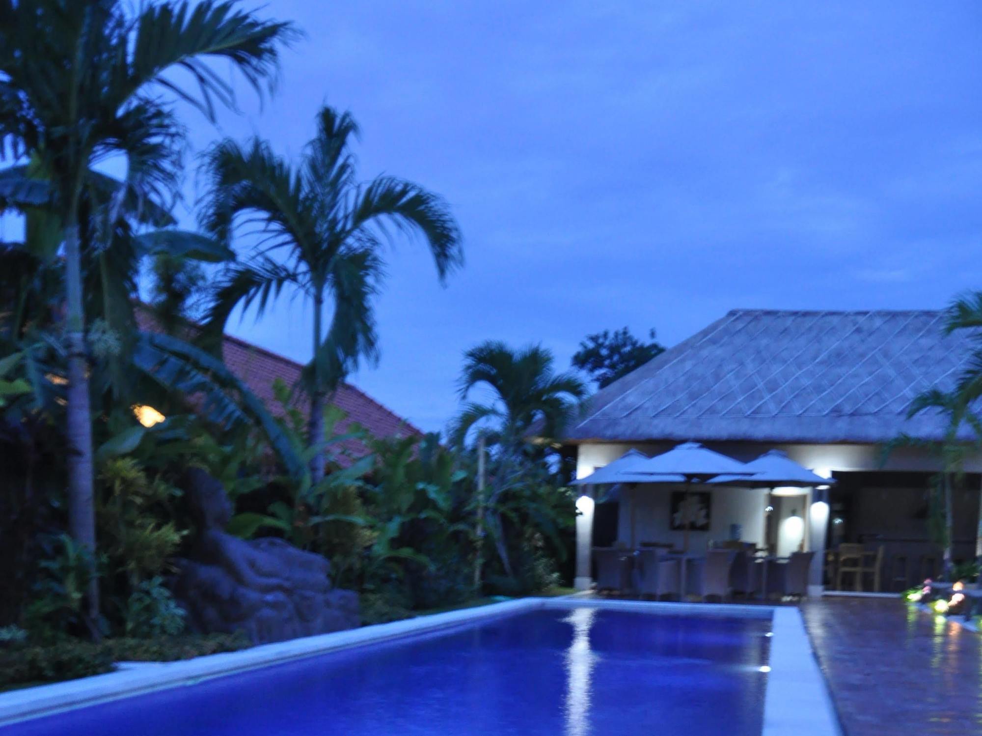 Balinea Holiday Home Seminyak Extérieur photo